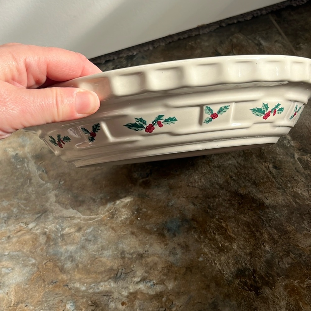 Longaberger pie plate Christmas design